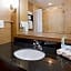 Holiday Inn Express and Suites Rochester West-Medical Center By IHG