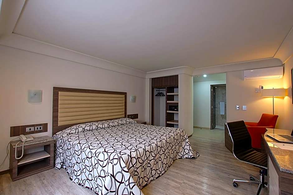 Econo Express Hotel
