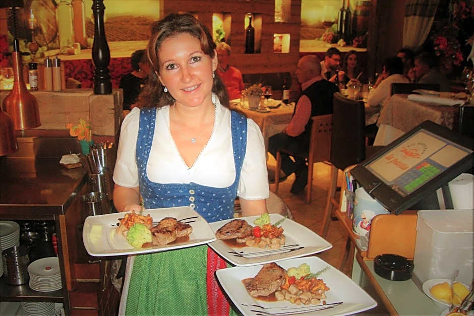 La Pasta Hotel Restaurant