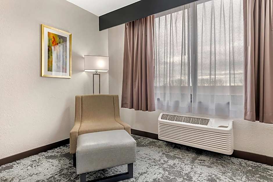 Comfort Inn Brooklyn Center