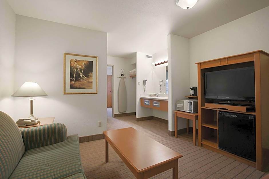 Super 8 by Wyndham Slave Lake AB