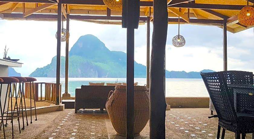 Golden Monkey Beach Hotel