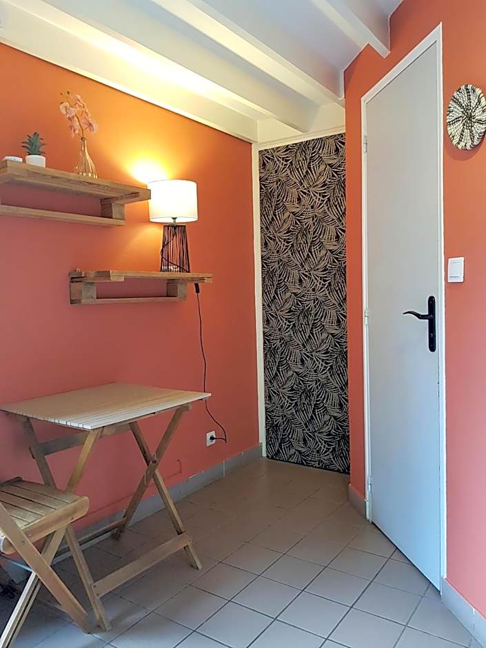 17 - LE VACOA - CHAMBRE 17 ETG D