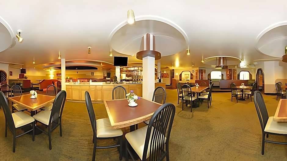 Howard Johnson by Wyndham Benton Harbor