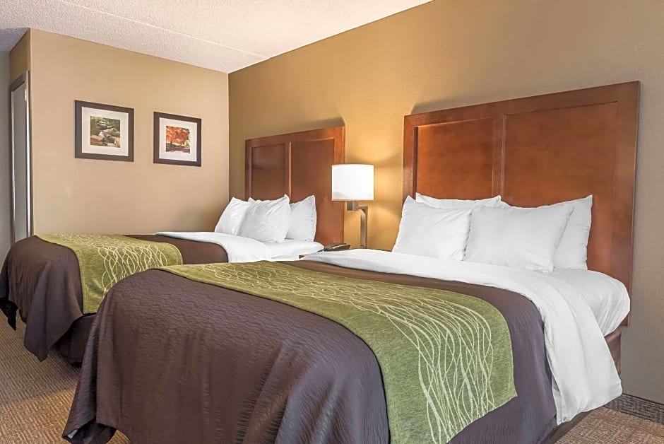 Comfort Inn & Suites Piqua-Near Troy-I75