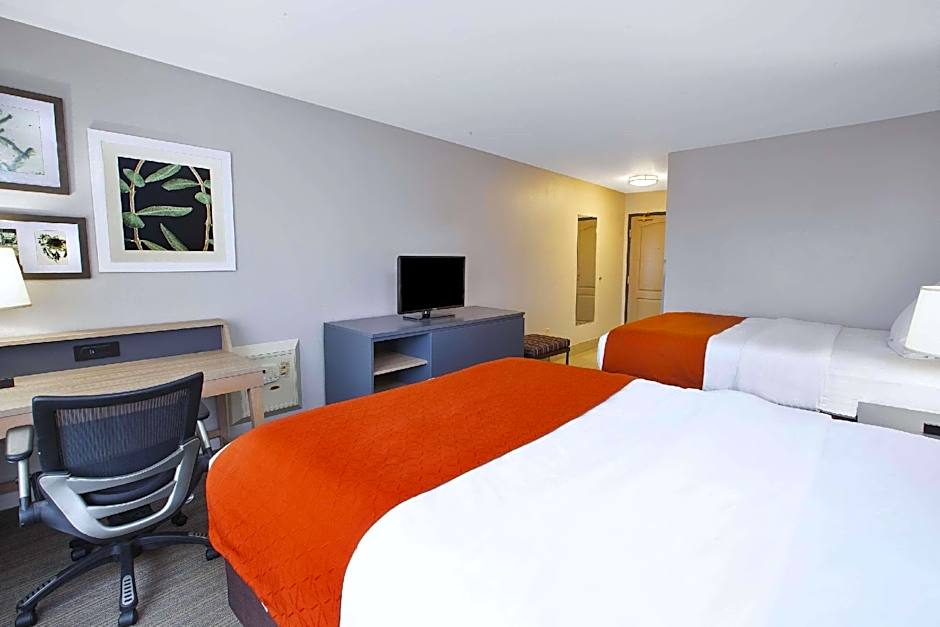 Country Inn & Suites by Radisson, Big Rapids, MI