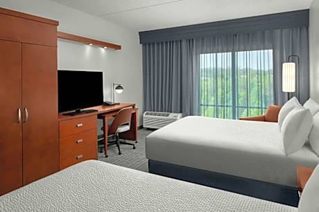 Queen Room with Two Queen Beds - Hearing Accessible