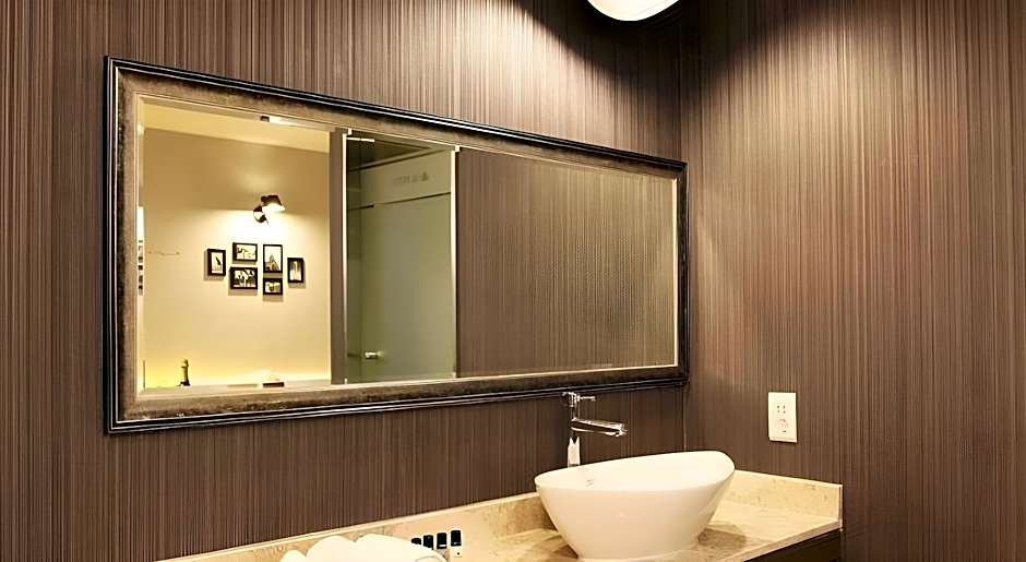 S& Hotel