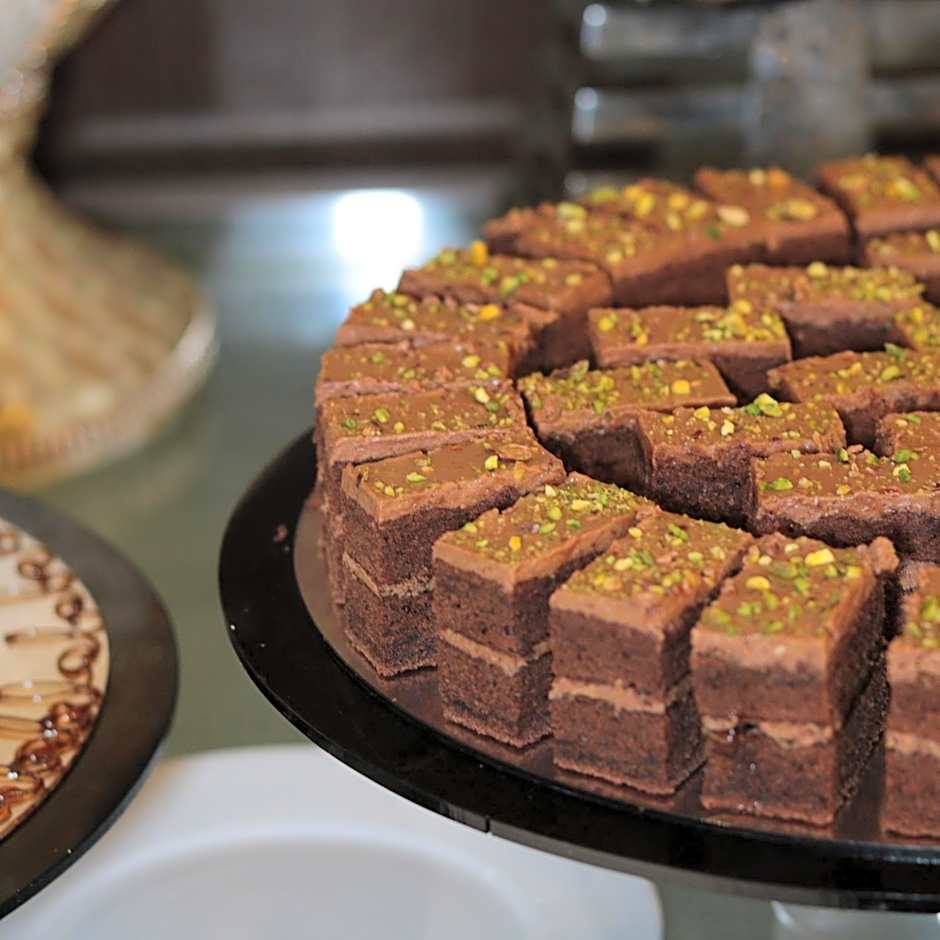 Violet Al Shisha Hotel