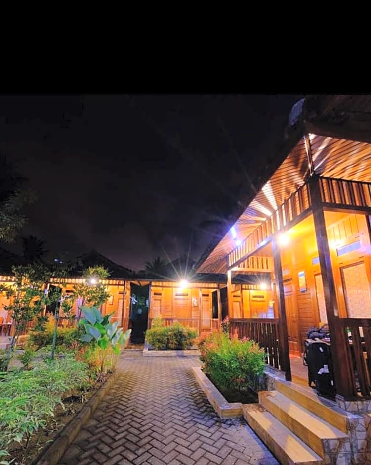 Rumah Mertua Pulau Merah