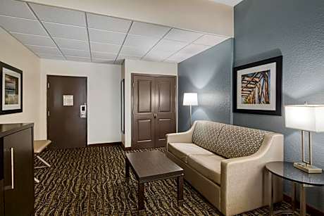 King Suite with Roll - In Shower - Mobility Access