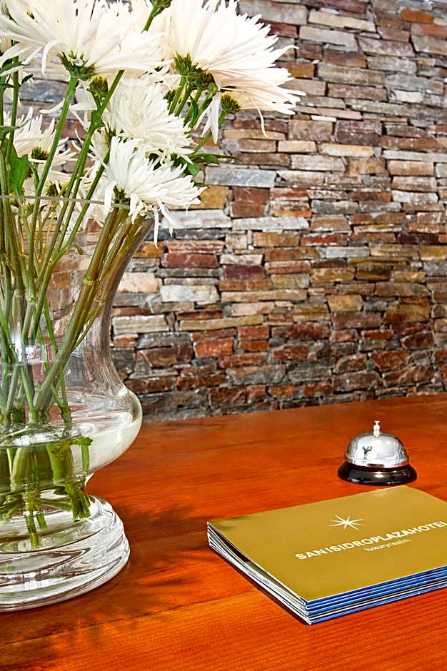 San Isidro Plaza Hotel