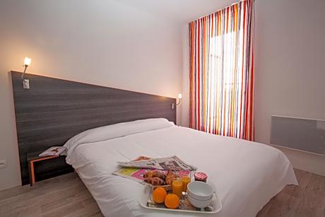 One-Bedroom Apartment (4 Adults)