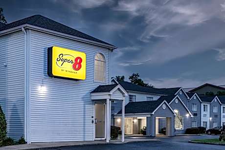 Super 8 by Wyndham Pensacola