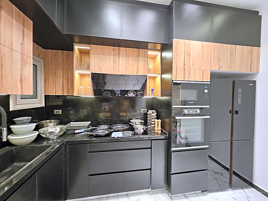 New Cairo's Poolside Oasis