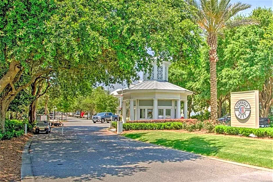 Pinnacle Port by Panhandle Getaways