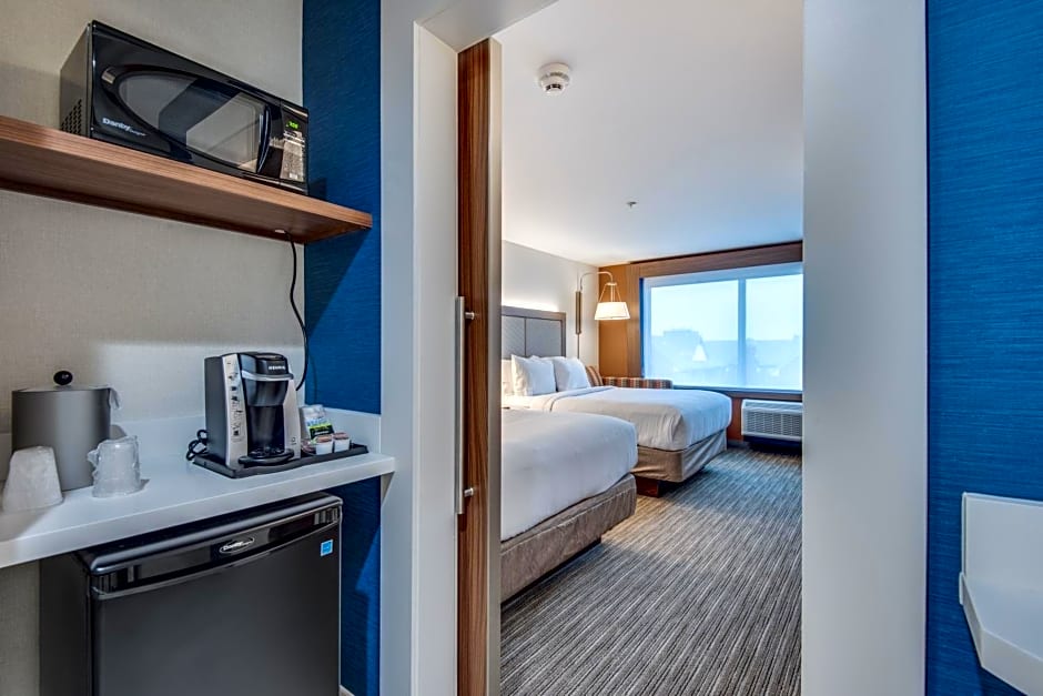 Holiday Inn Express & Suites Dallas North - Addison