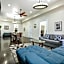 Stylish 4BR condo in Downtown by Hosteeva