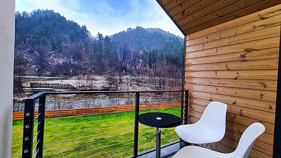 Complex Lunlo Village