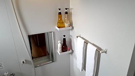 Corner Twin Room - Non-Smoking