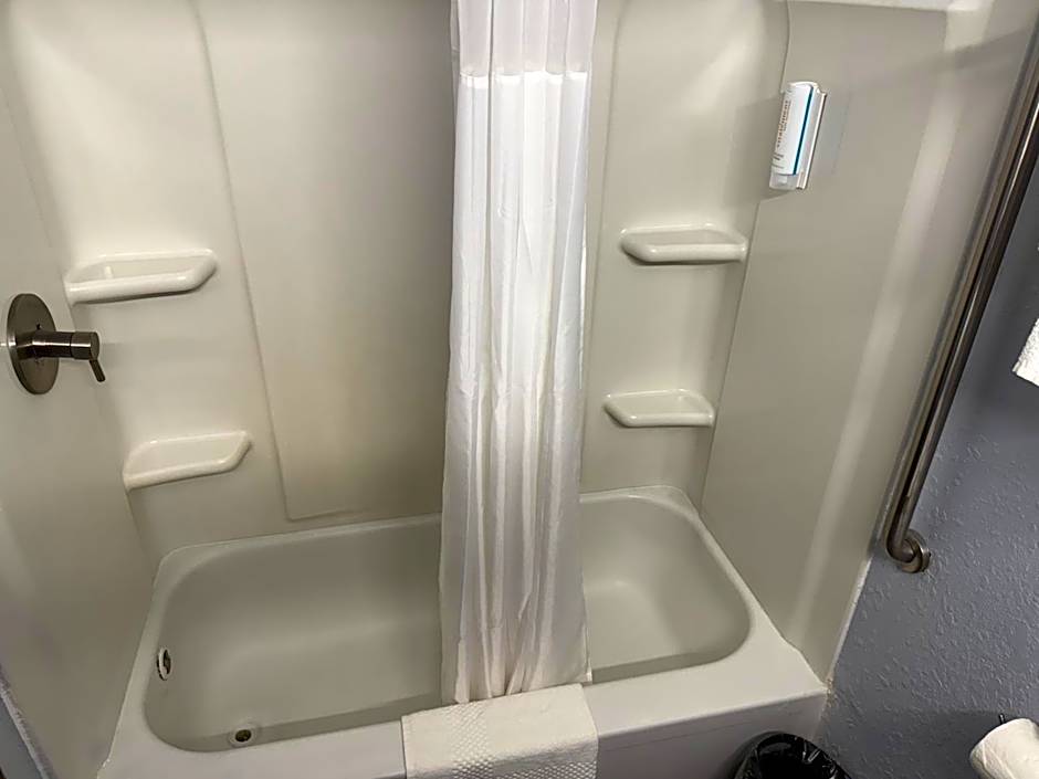 Econo Lodge Montgomery South I-65