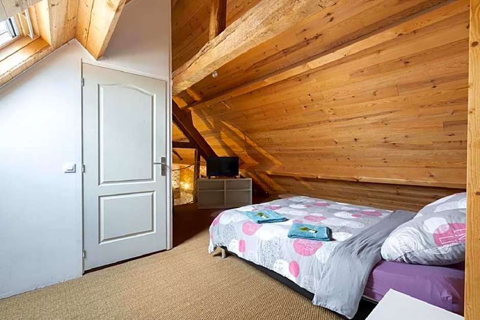 Gîte La Belle Aventure avec piscine et jacuzzi