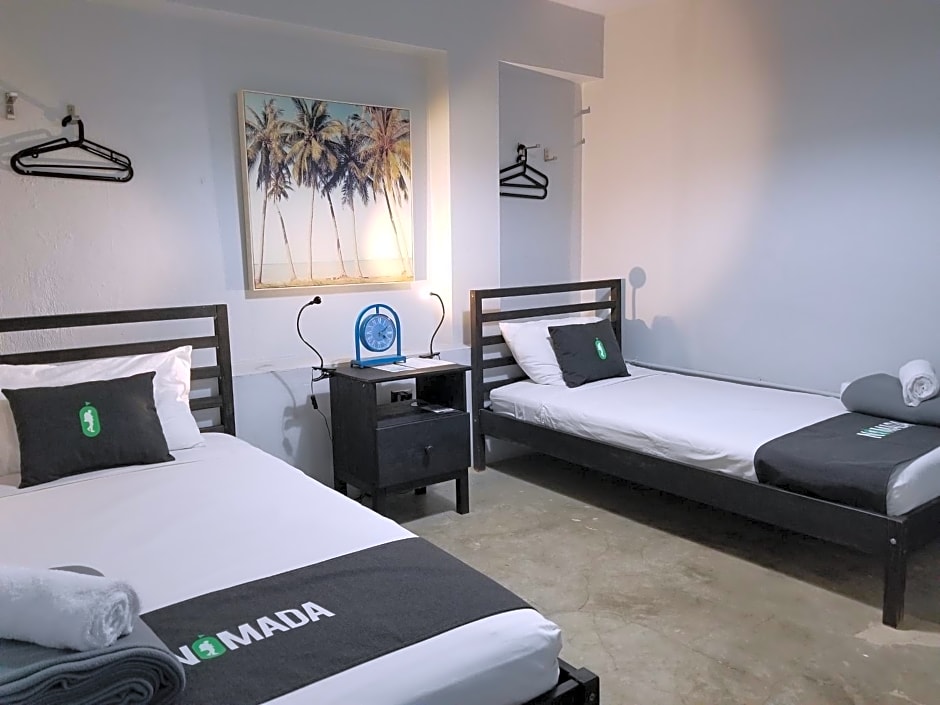 Nomada Urban Beach Hostel- Calle Loiza