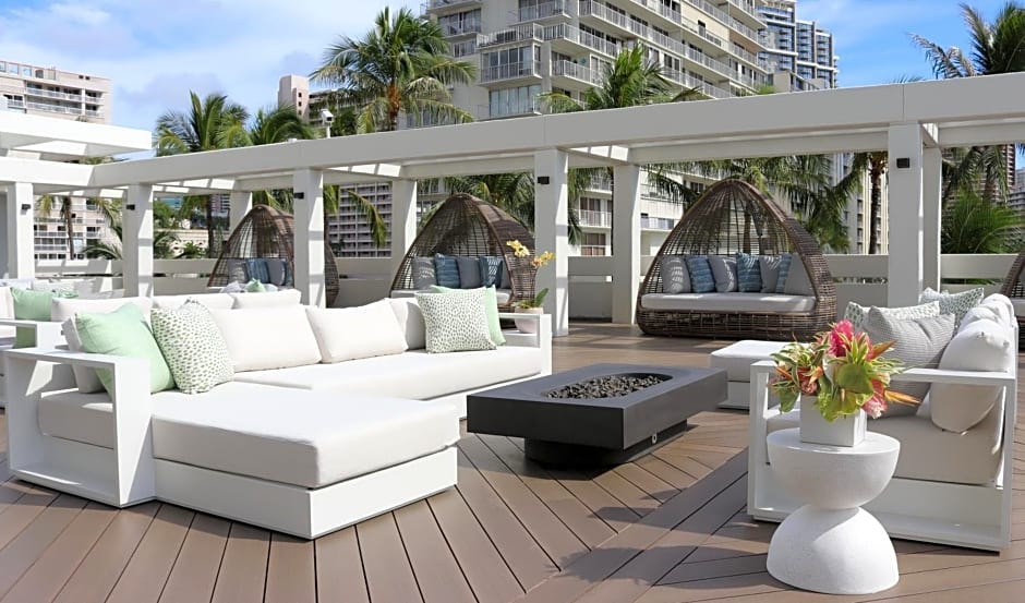Ala Moana Honolulu by Mantra