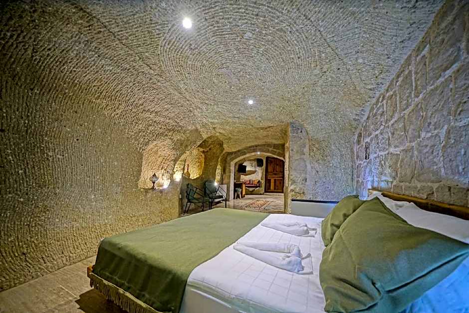 Vigneron Cave Hotel