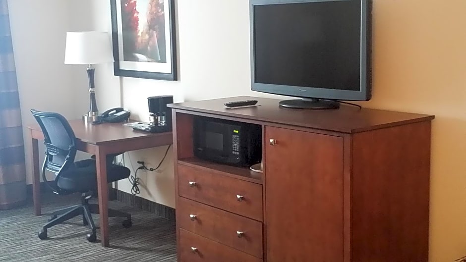 American Inn & Suites
