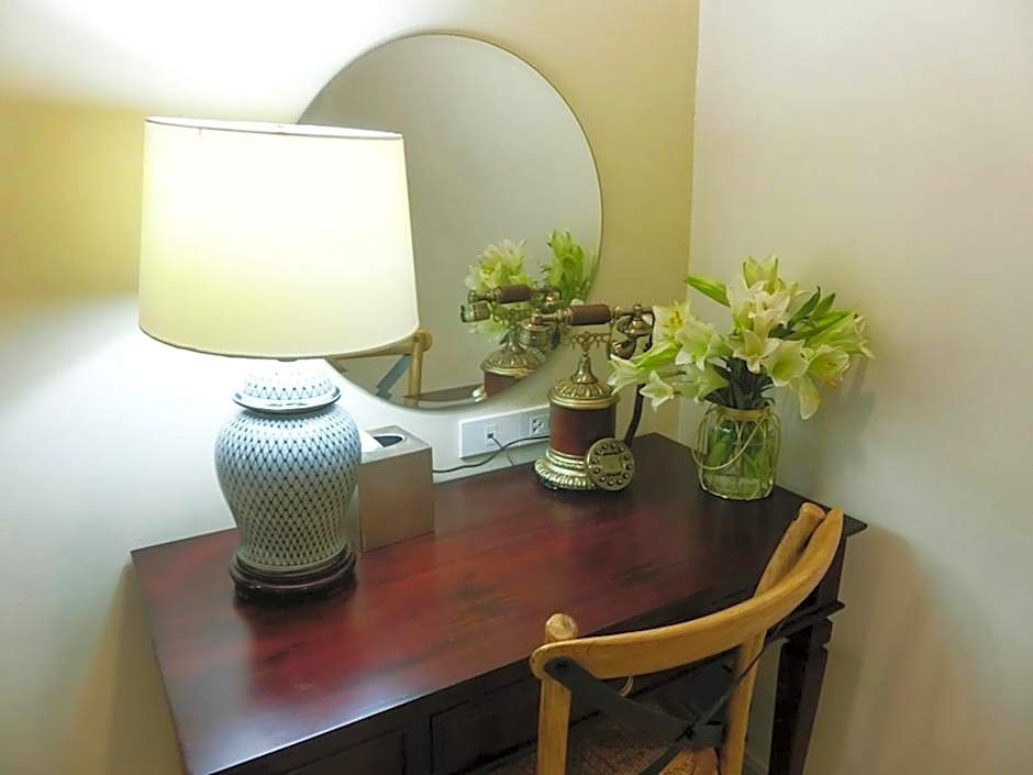 Bloom Boutique Hotel & Cafe