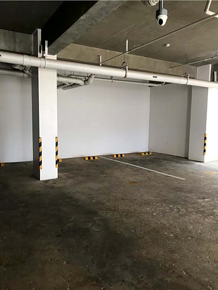 Rosarich Homestay - Bristle Ridge Residences