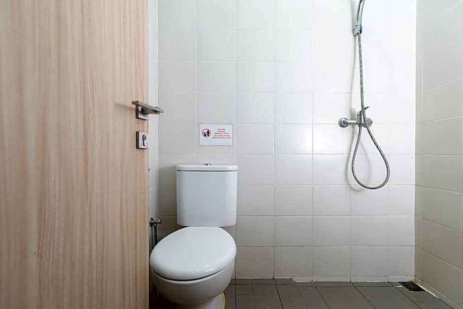 RedDoorz near Puri Indah Lippo Mall 2