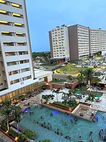 Hot Beach Suites