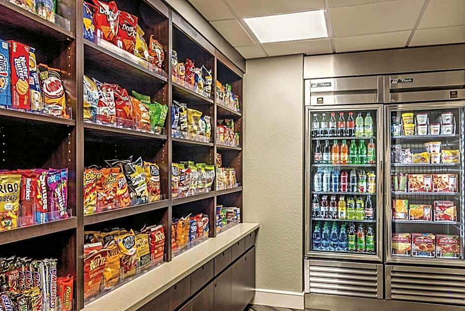 La Quinta Inn & Suites by Wyndham Atlanta Perimeter Medical Center