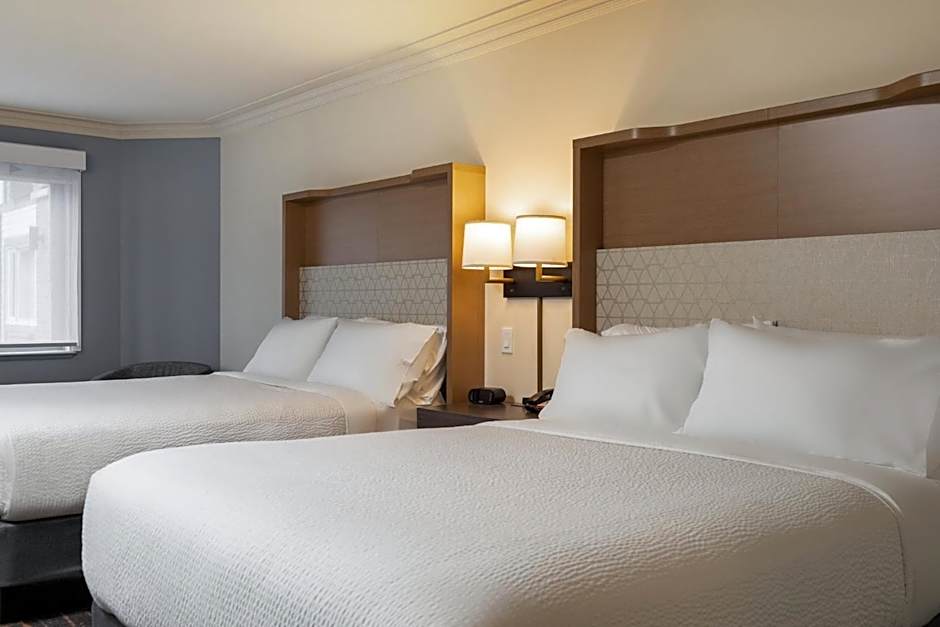 Holiday Inn Victoria - Elk Lake by IHG