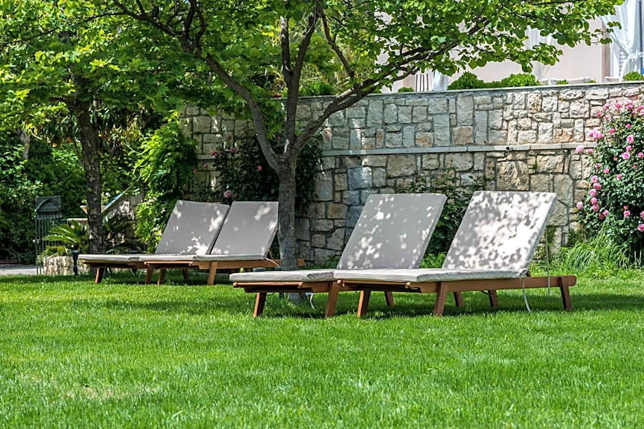 Bitzaro Grande Hotel & Suites