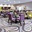 La Quinta Inn & Suites by Wyndham Clifton