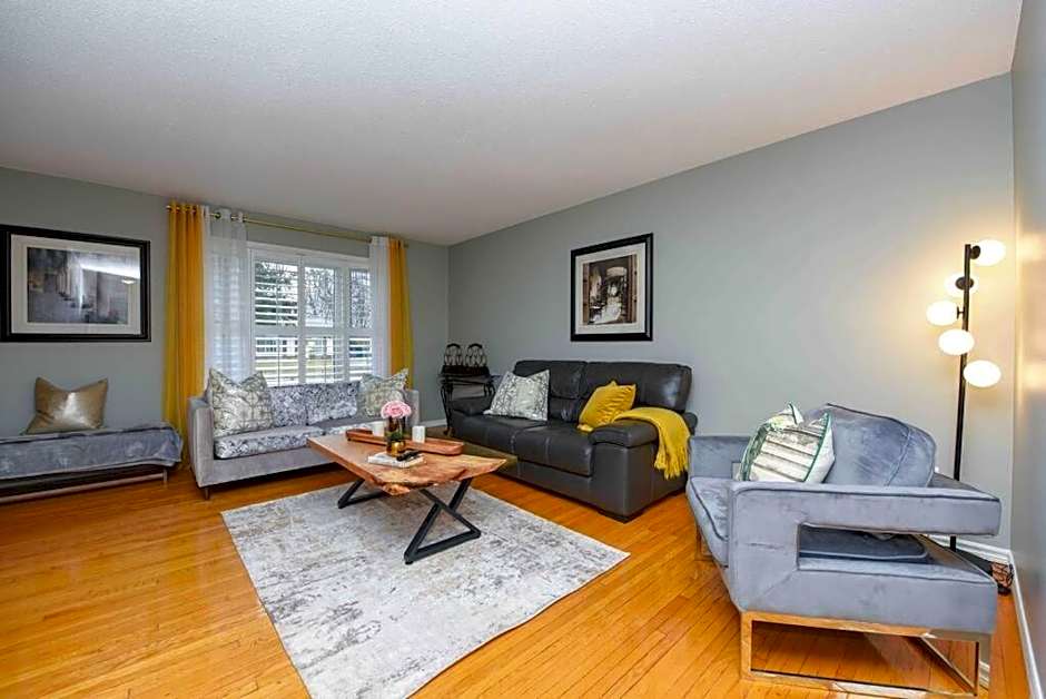 Bright & Cozy 4BR Home for Your Family Stay With Optional Pool Access