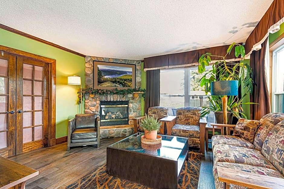 Super 8 by Wyndham Lake George/Downtown