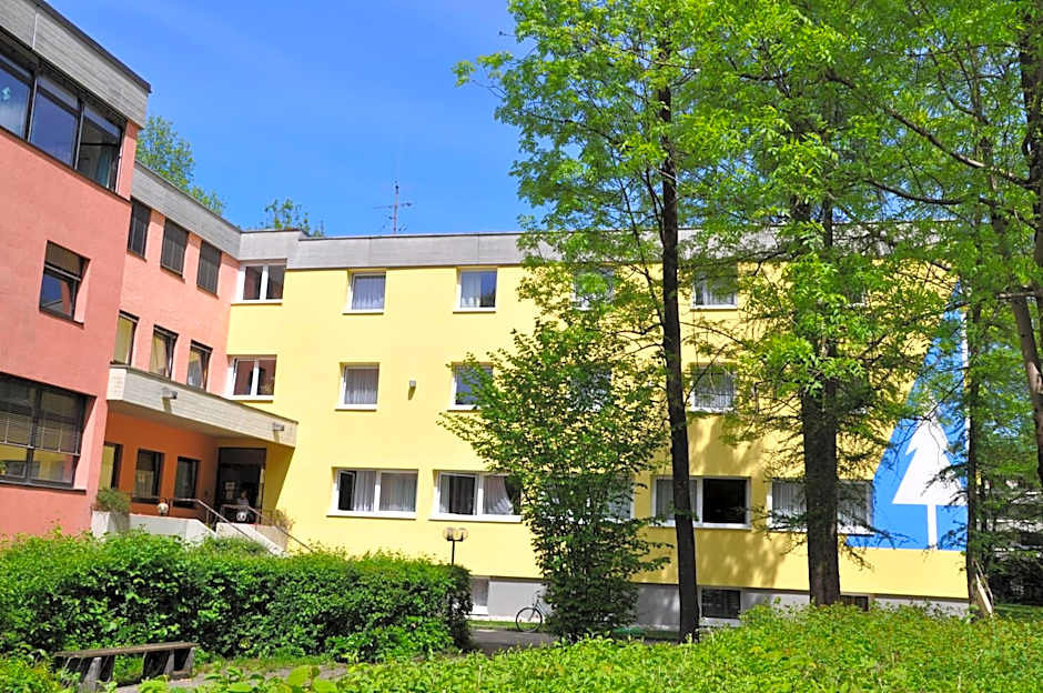 Eduard-Heinrich-Haus, Hostel