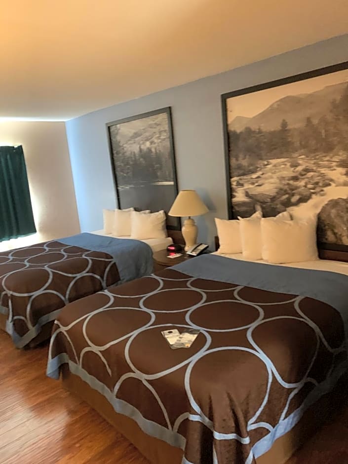 Super 8 by Wyndham Kingston