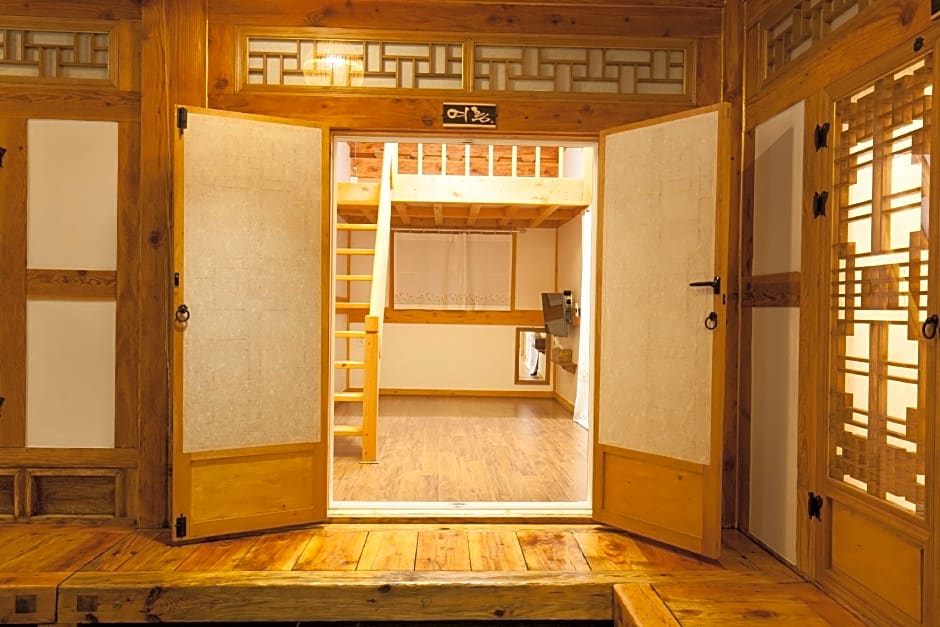 Samlockhon Hanok Guesthouse