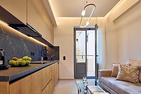 Apartment with Pool View