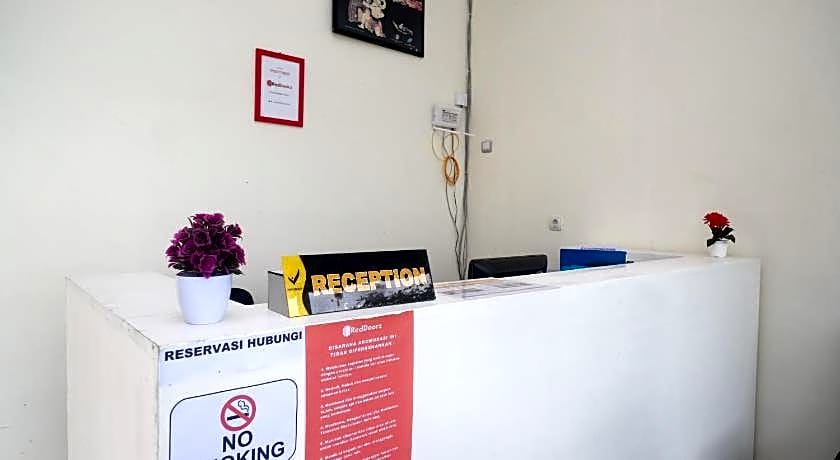 RedDoorz near Terminal Bus Purwokerto