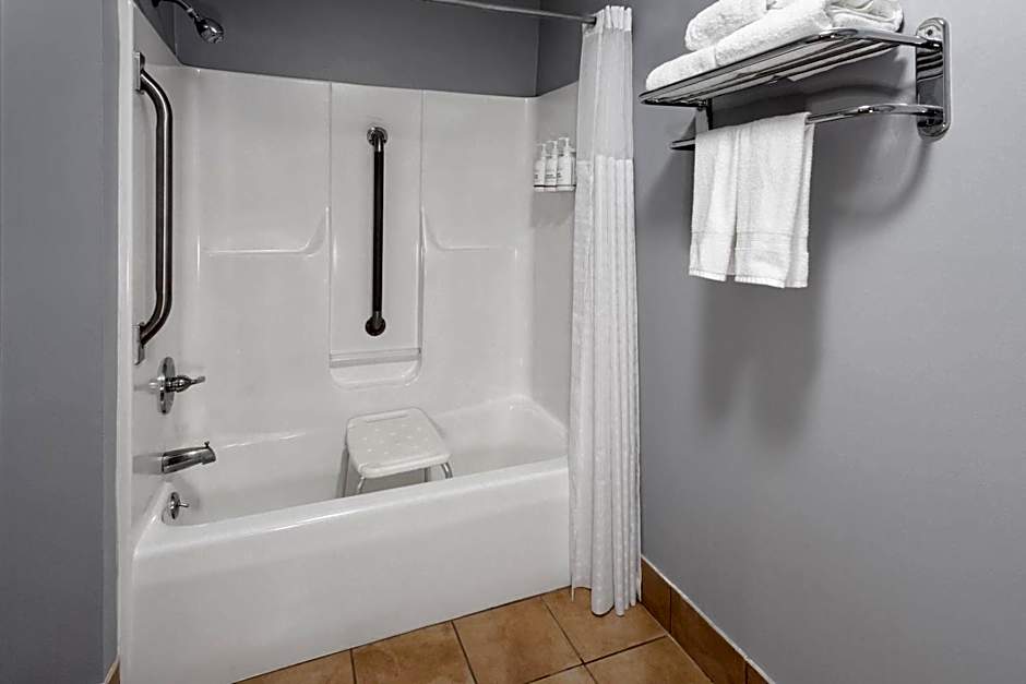 AmericInn by Wyndham Lake Mills