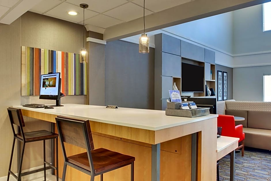 Holiday Inn Express Hotel & Suites - Atlanta/Emory University Area By IHG