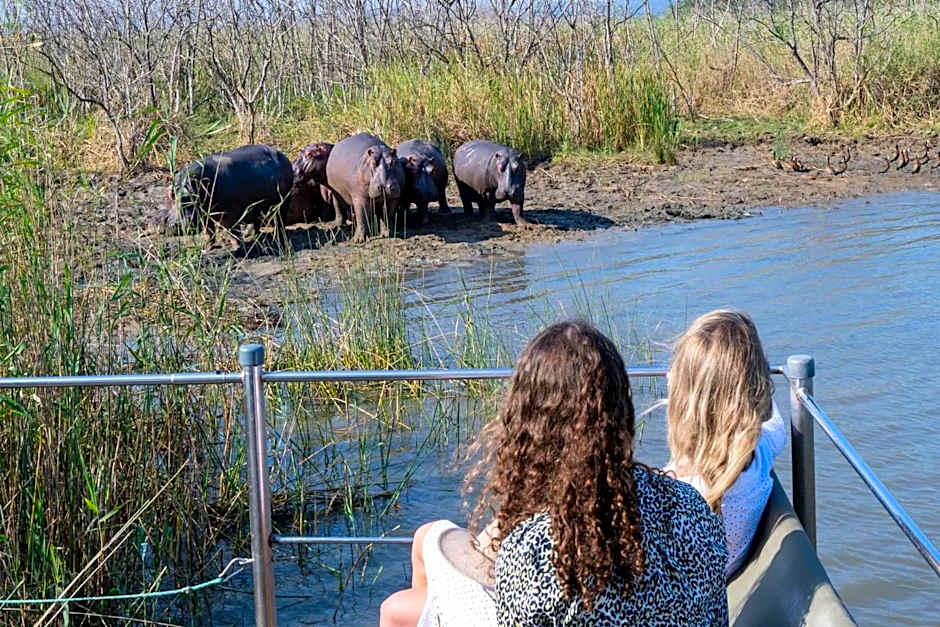 Makakatana Bay Lodge