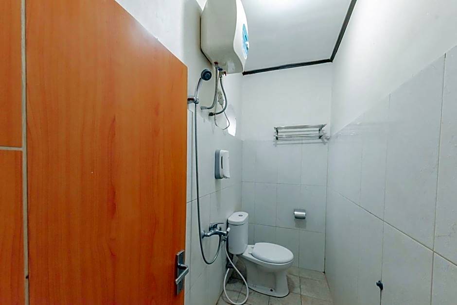 RedDoorz near Cikole Lembang