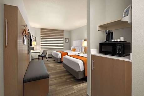 2 Queen Beds Non-Smoking